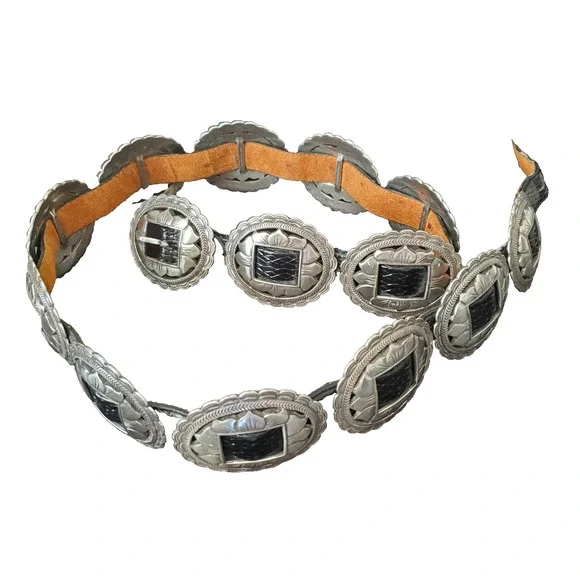 Vintage BRIGHTON 1993 Women's Black Leather Belt Silver Concho Sunflower 37" - Picture 1 of 9